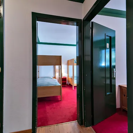 Chesa Cuntainta - Апартаменты *