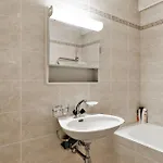 Chesa Cuntainta -